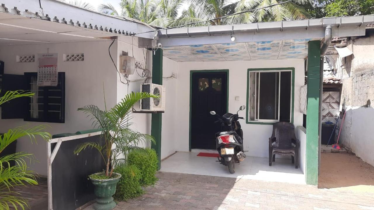 Kanthi Guest Inn Trincomalee Exteriör bild