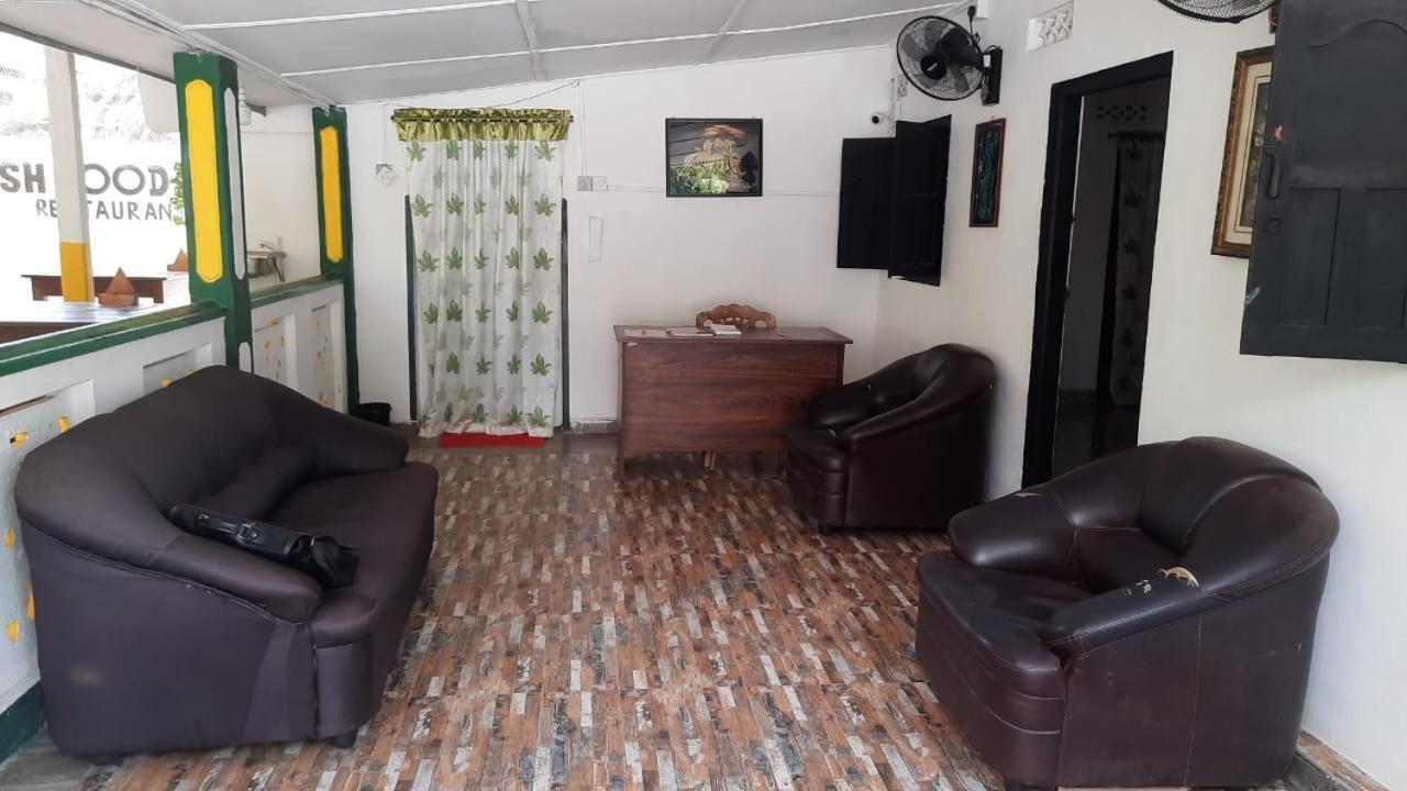 Kanthi Guest Inn Trincomalee Exteriör bild