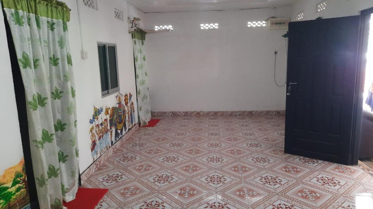 Kanthi Guest Inn Trincomalee Exteriör bild