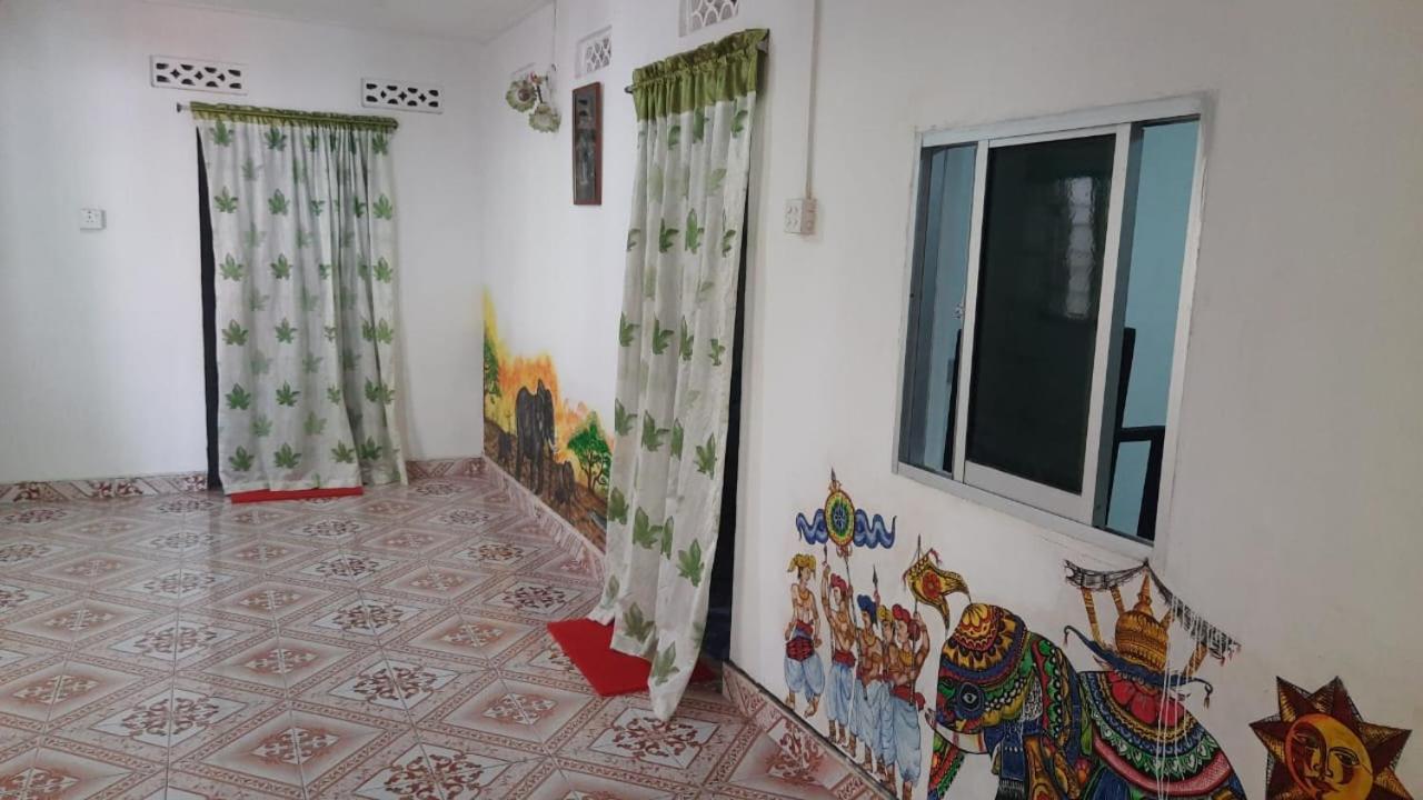 Kanthi Guest Inn Trincomalee Exteriör bild